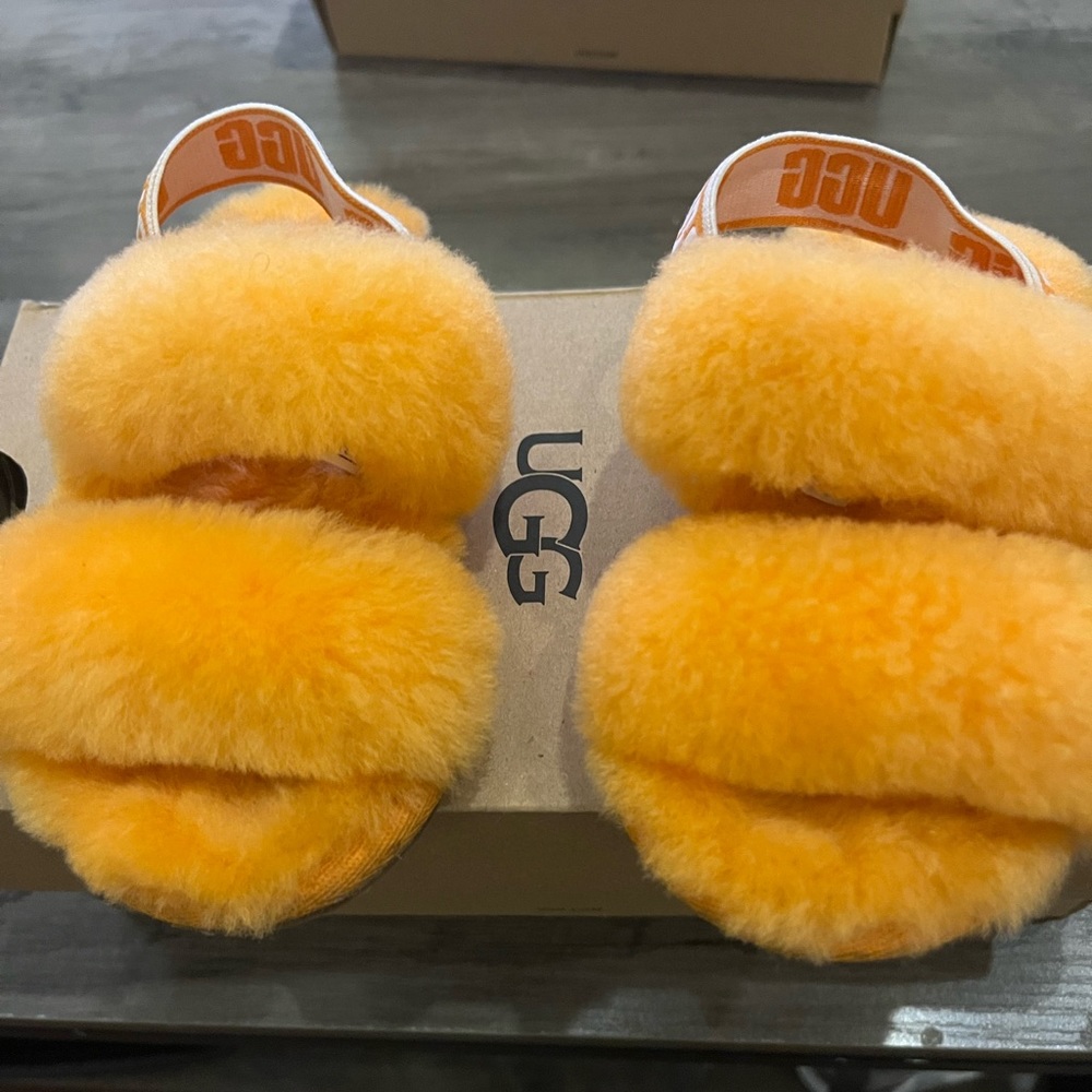 Ugg sandles